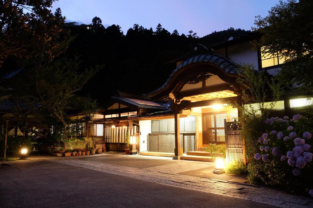 Temple Lodging Shukubo Kakurinbo Minobu Eksteriør billede